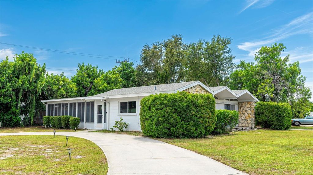 Photo of 6020 Brown Avenue, Bradenton, FL 34207 (MLS # A4660773)