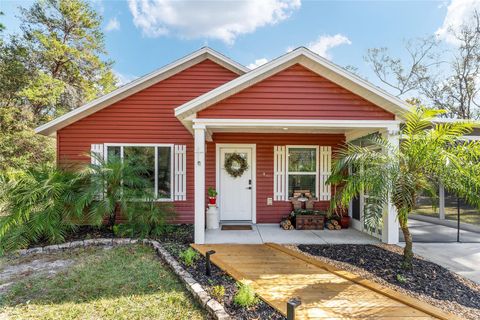 Photo of 7 Bay Court Pass, Ocklawaha, FL 32179 (MLS # OM715382)