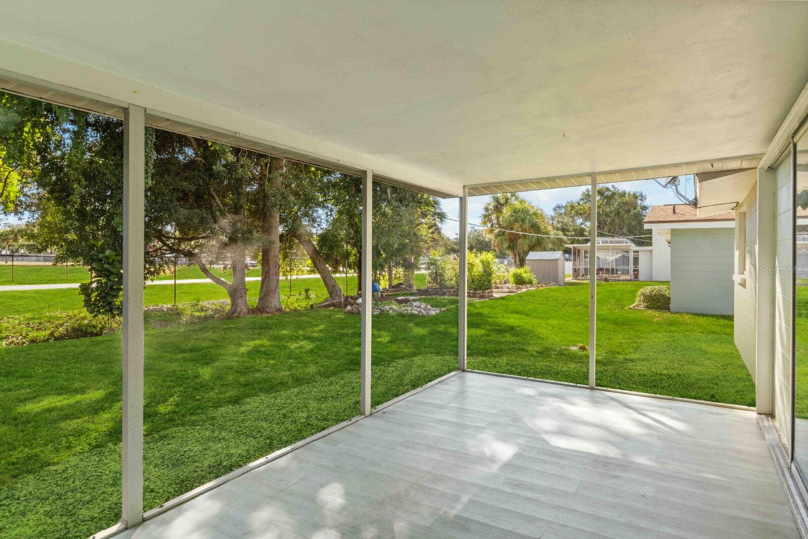 PALM LAKES - Residential Lease