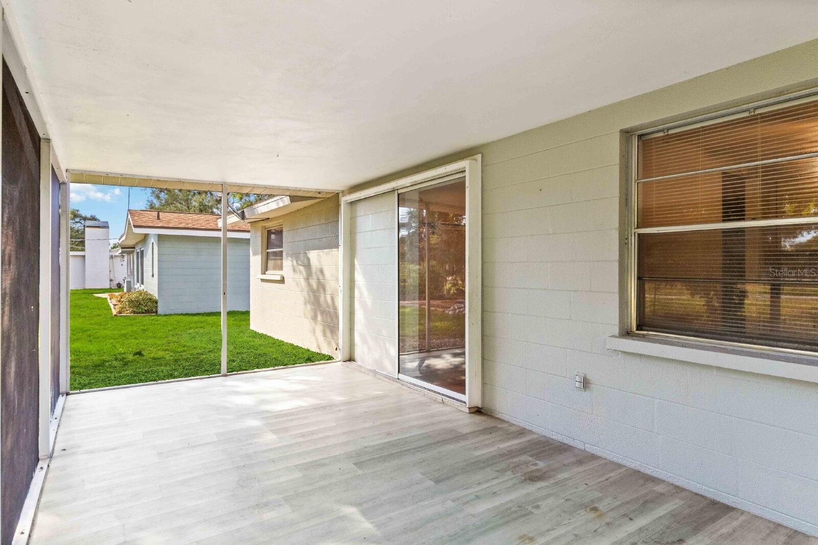 PALM LAKES - Residential Lease