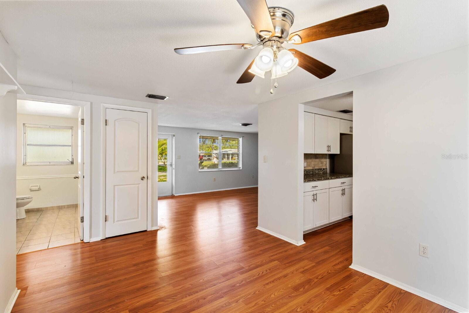 PALM LAKES - Residential Lease