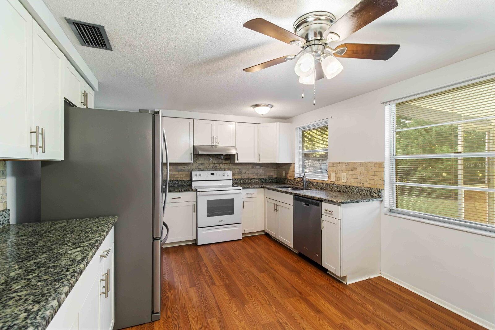 PALM LAKES - Residential Lease