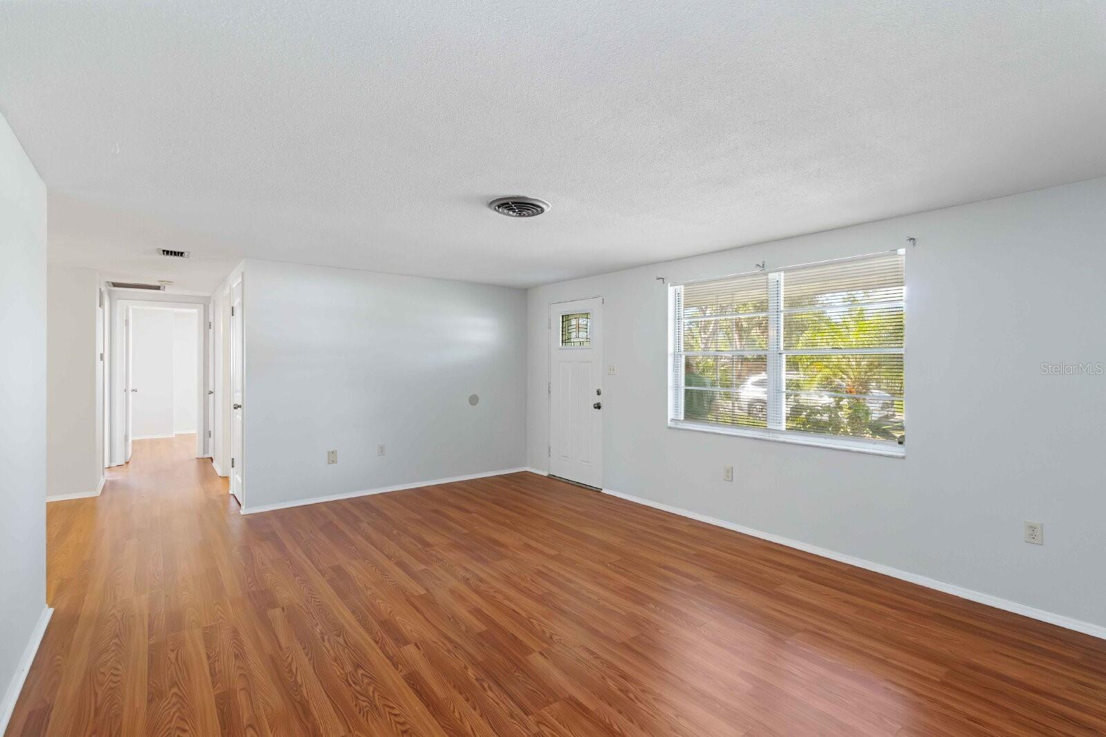 PALM LAKES - Residential Lease