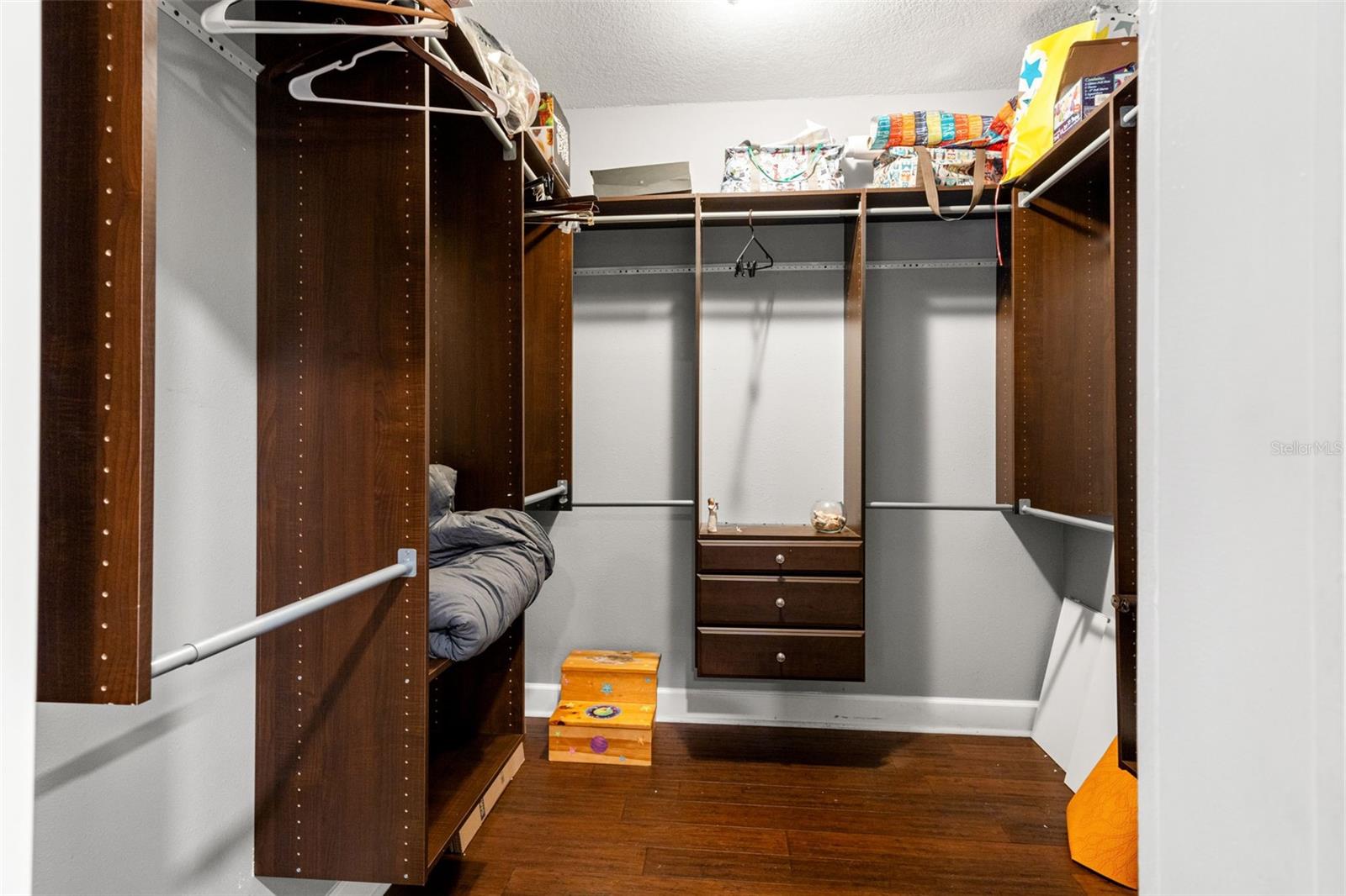 JONES ESTATES - Residential