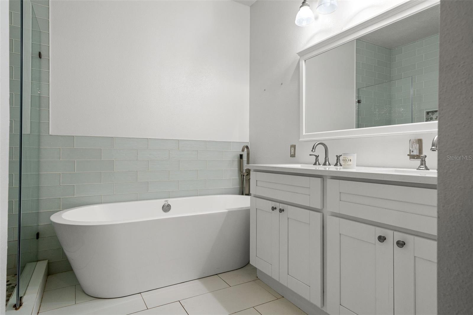 JONES ESTATES - Residential