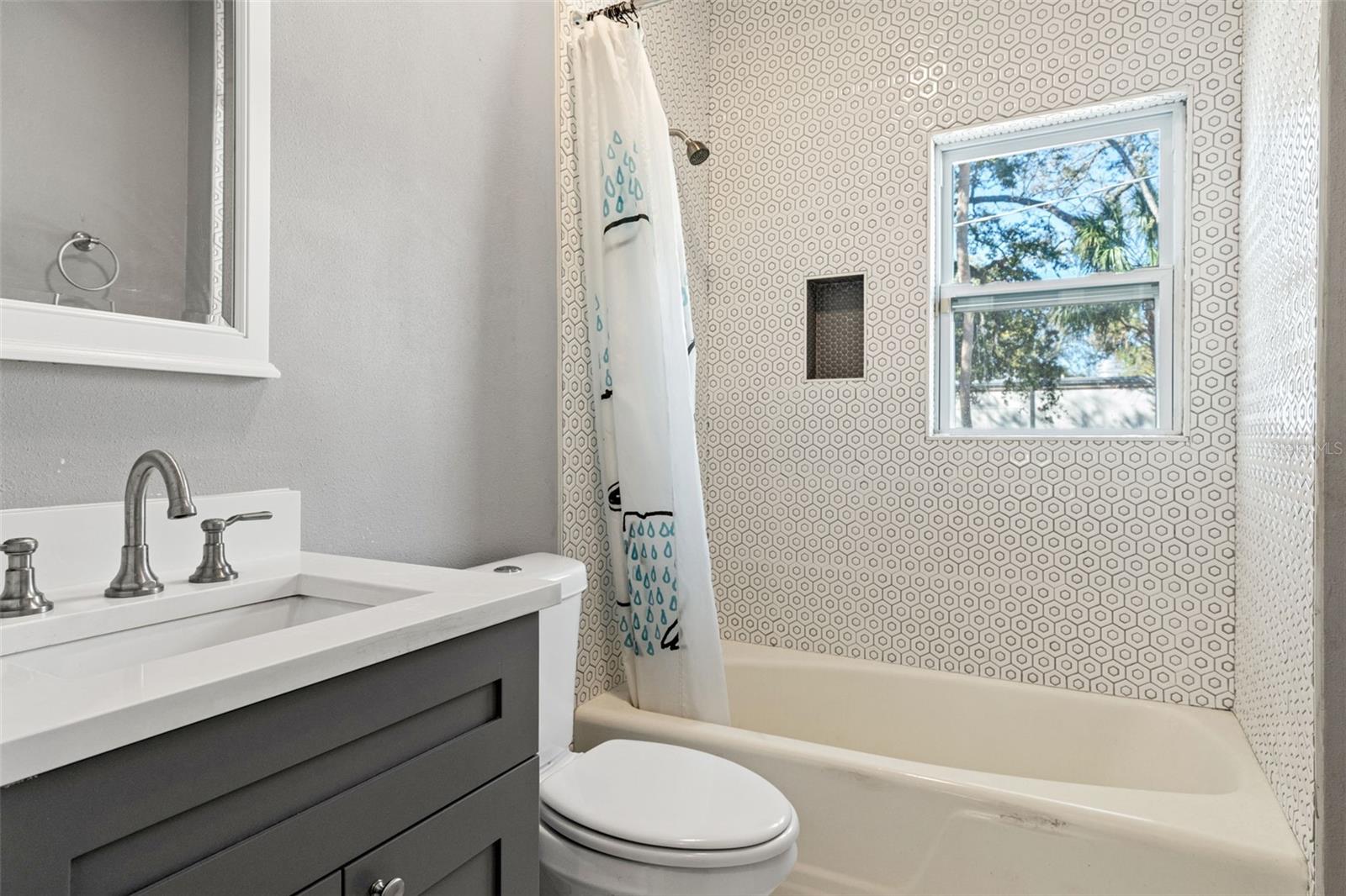 JONES ESTATES - Residential