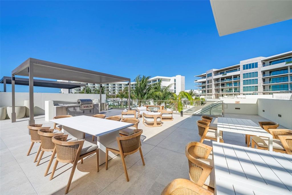 Photo of 1591 Gulf Of Mexico Drive #512, Longboat Key, FL 34228 (MLS # A4668544)
