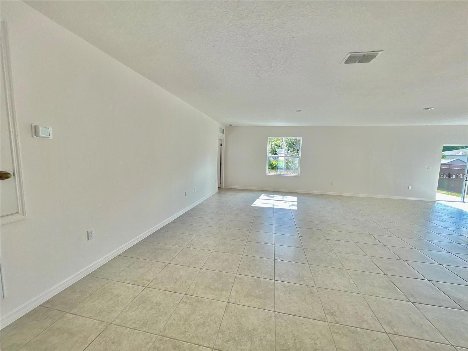 560 WALNUT AVENUE