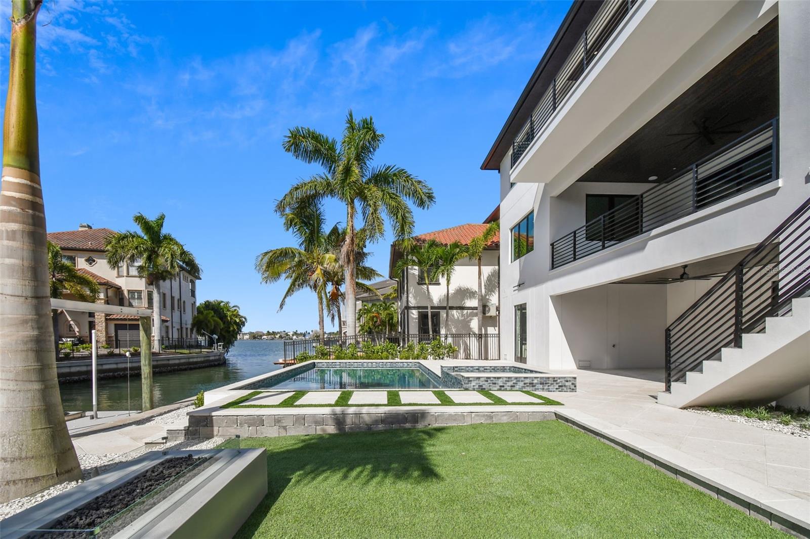 REDINGTON SHORES YACHT & TENNIS CLUB - Residential