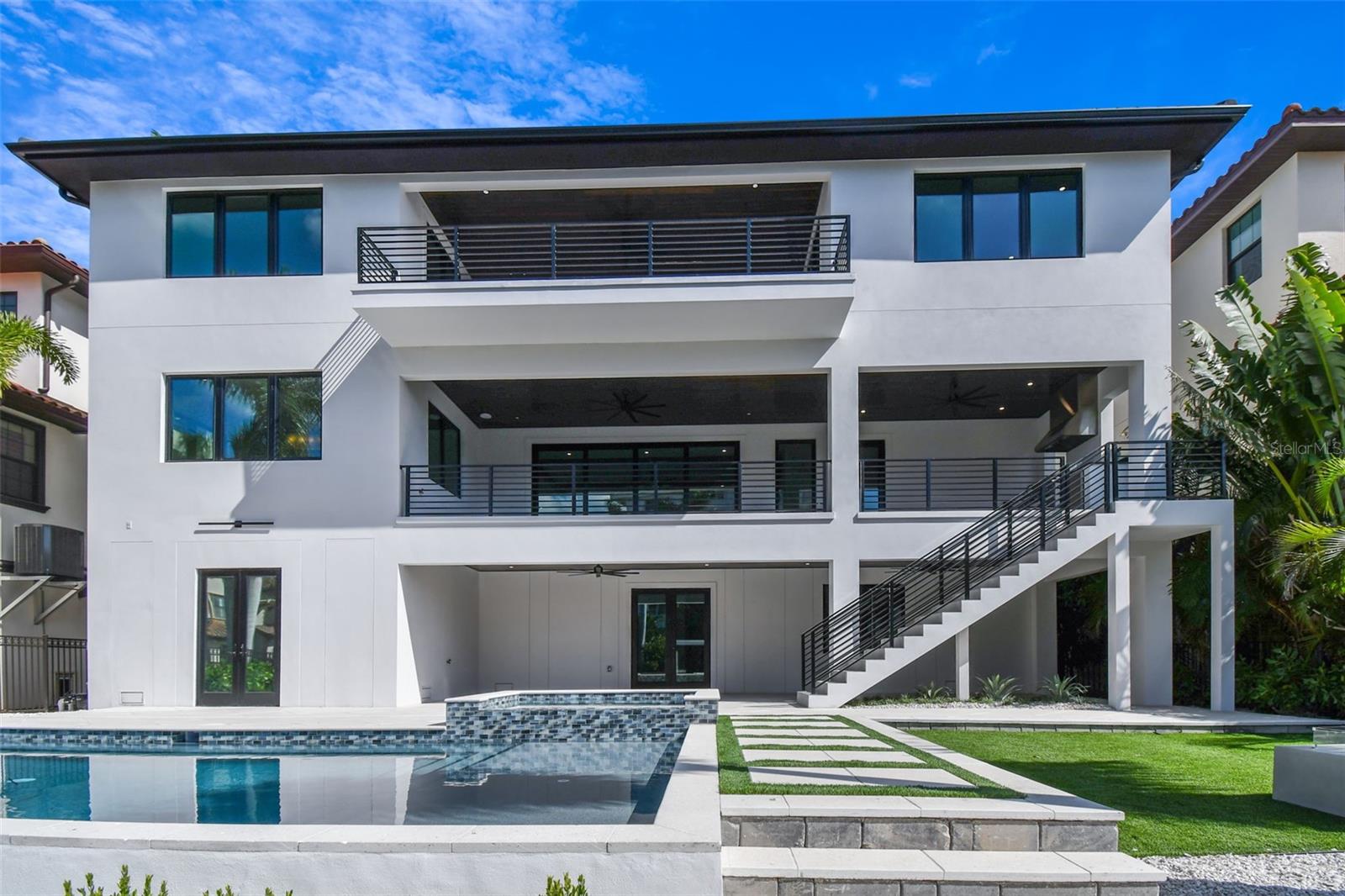 REDINGTON SHORES YACHT & TENNIS CLUB - Residential