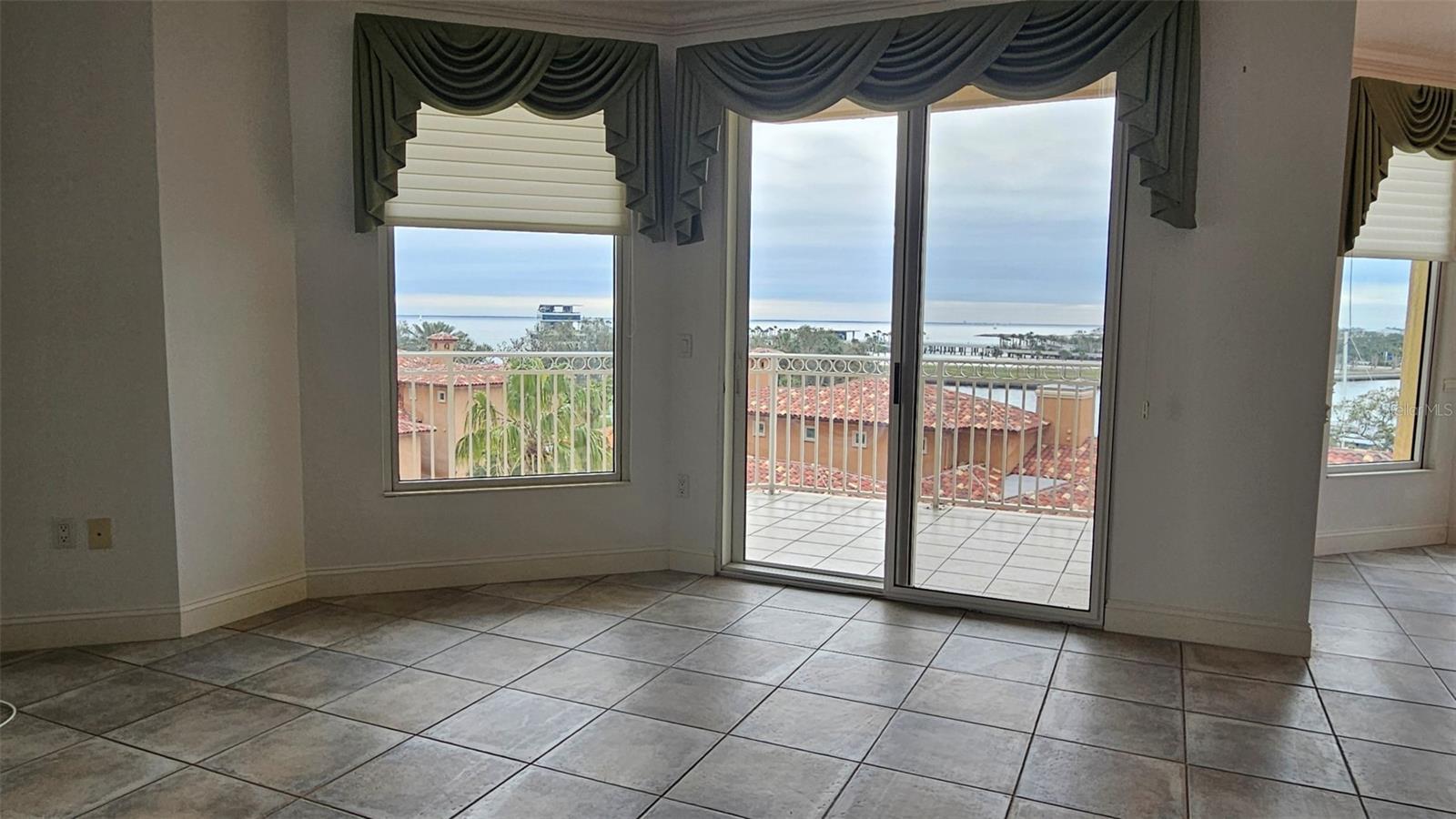 555 5TH AVENUE NE 521
