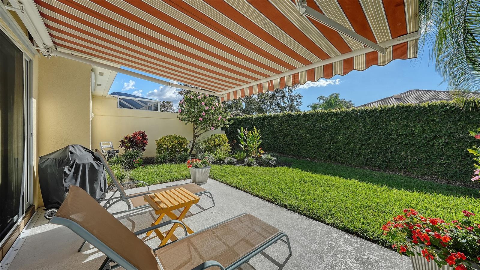 VILLAGEWALK - Residential