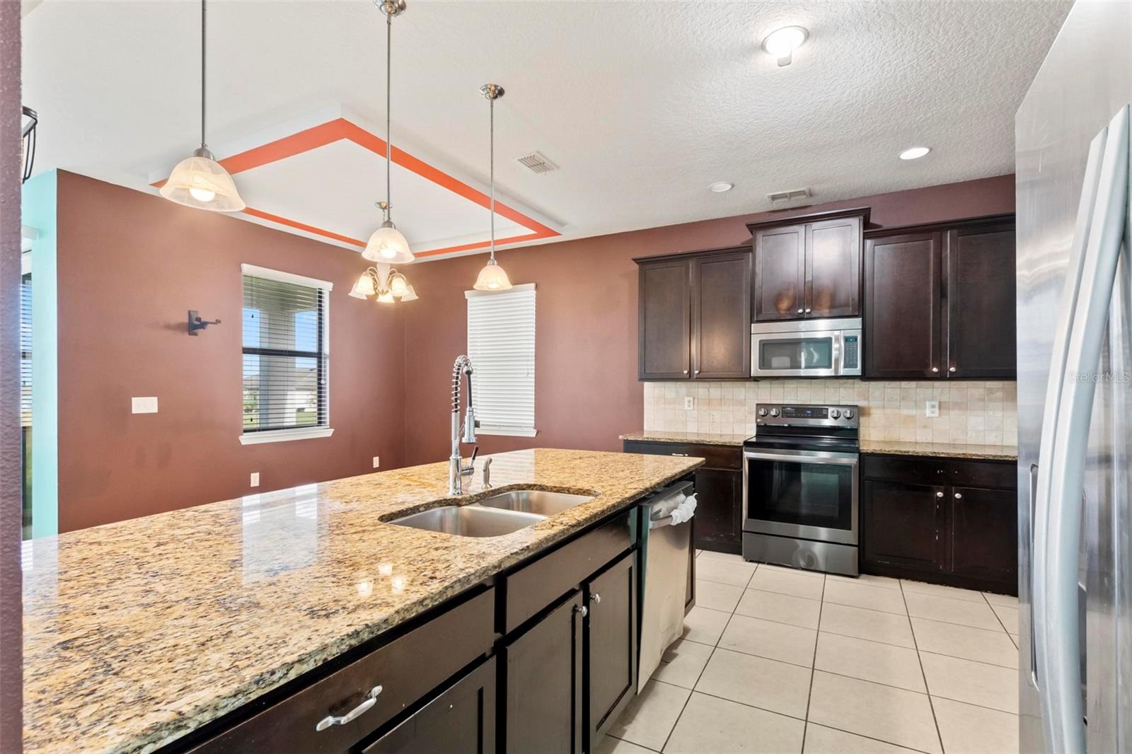 CRESTRIDGE AT ESTATES - Residential Lease