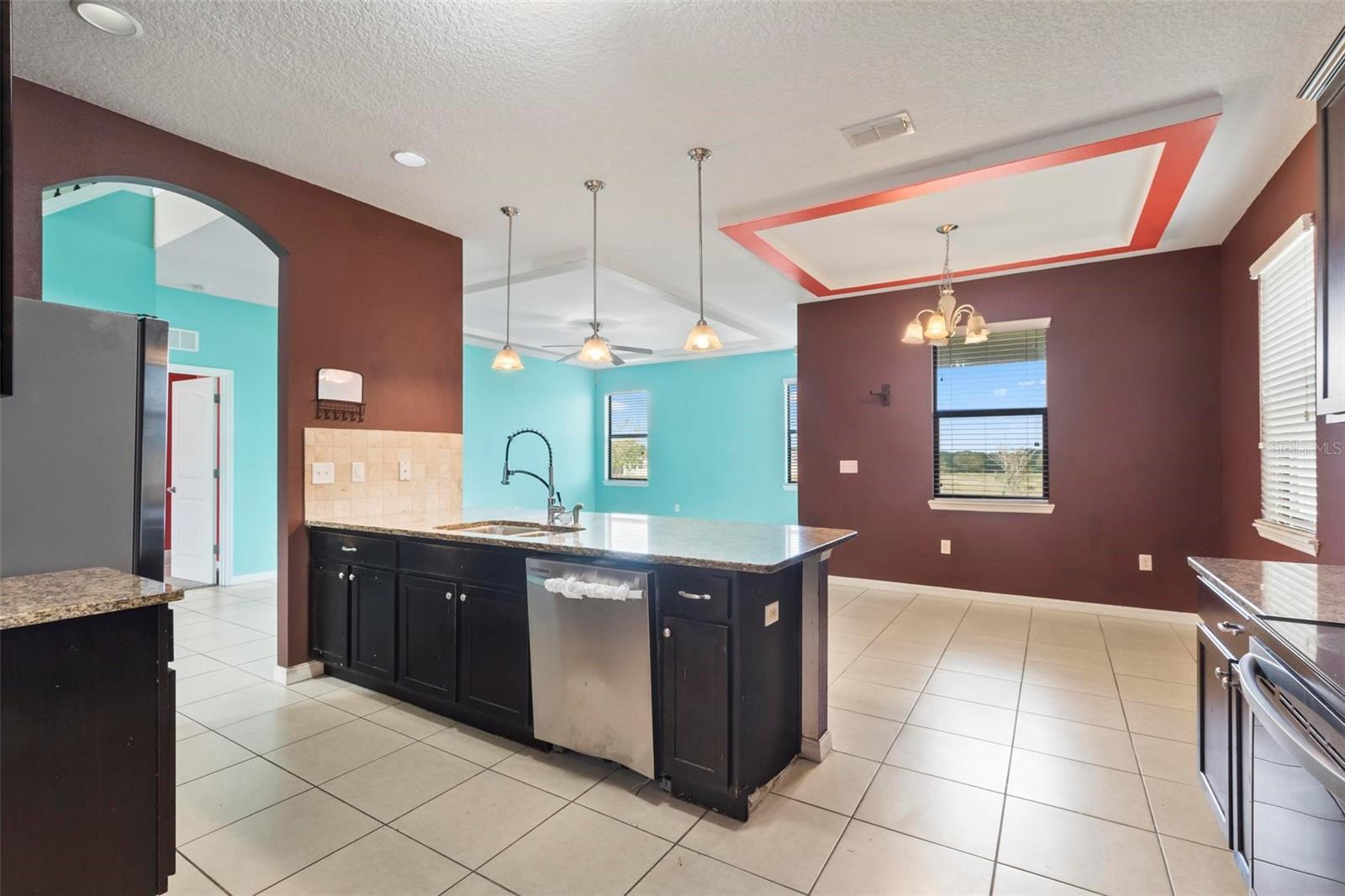 CRESTRIDGE AT ESTATES - Residential Lease