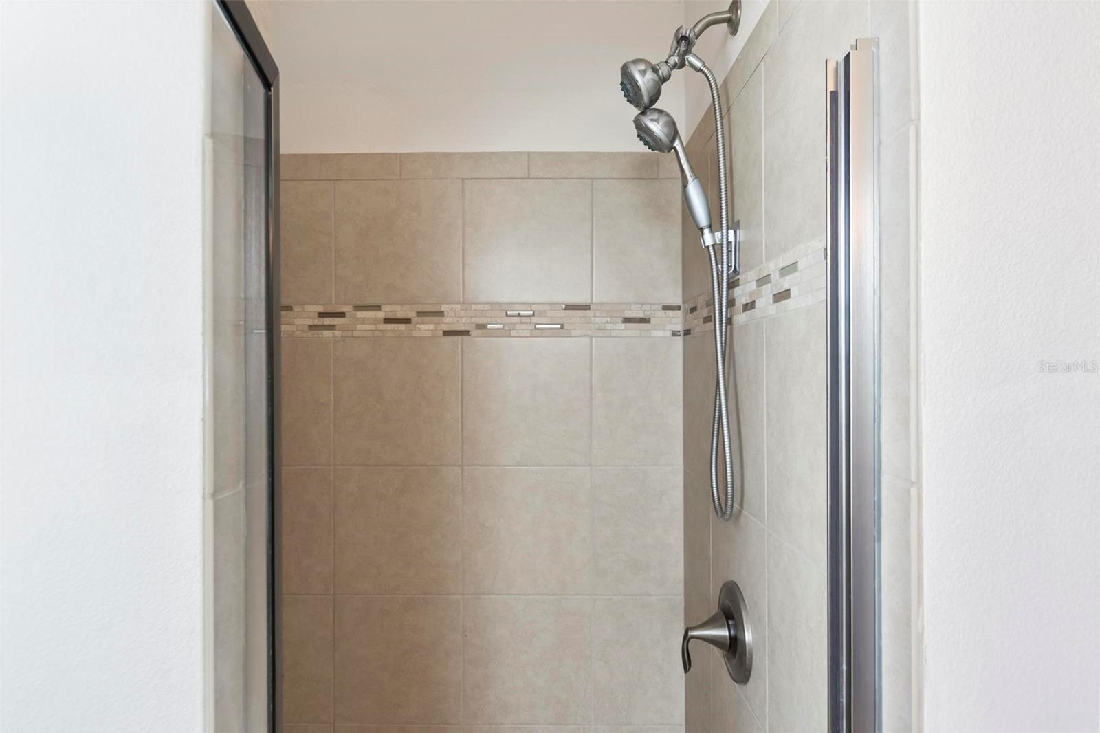 CRESTRIDGE AT ESTATES - Residential Lease