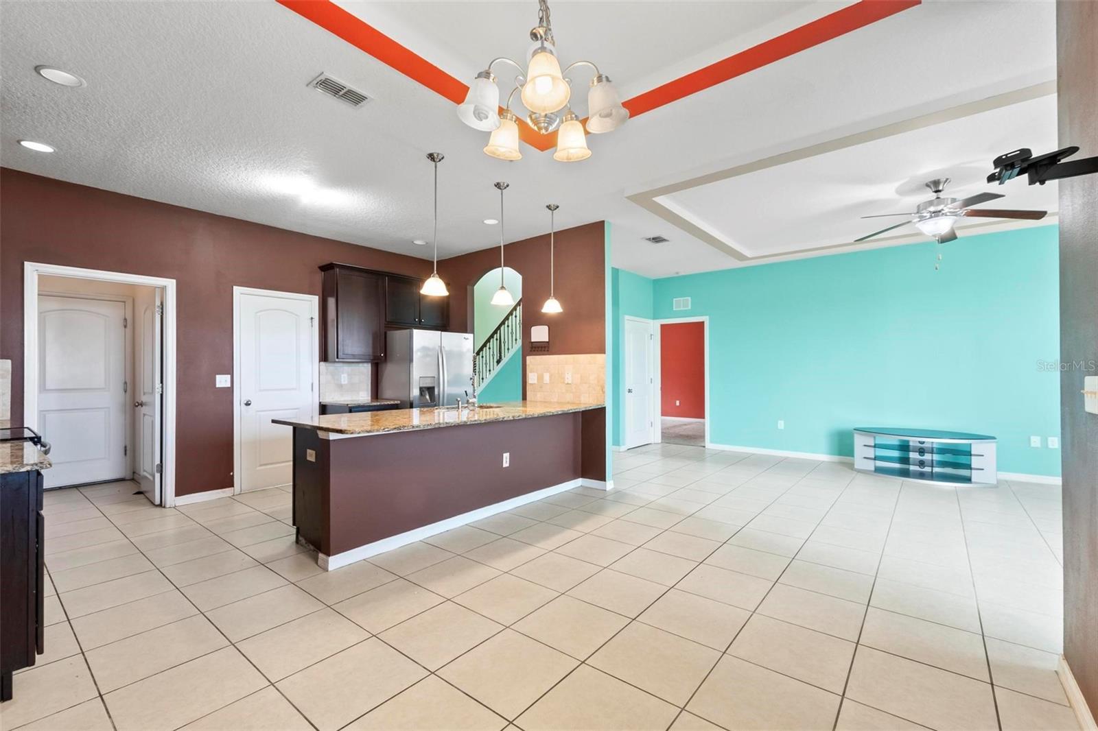 CRESTRIDGE AT ESTATES - Residential Lease