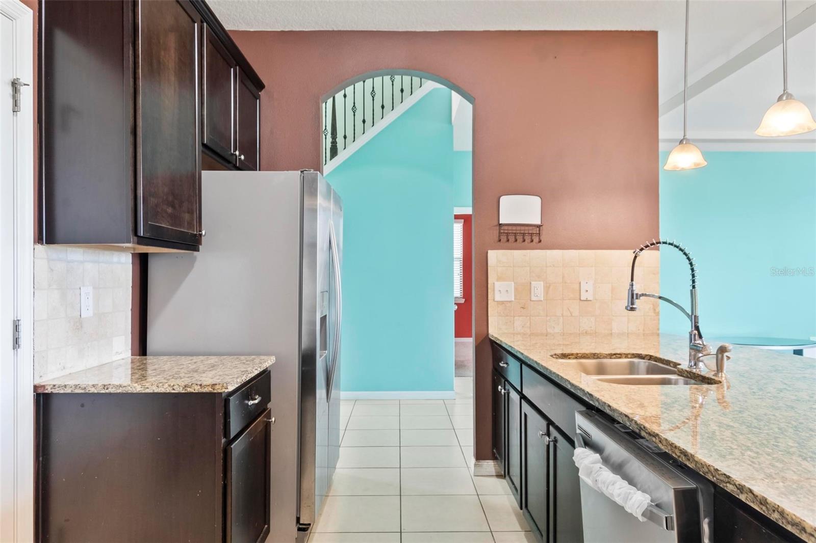 CRESTRIDGE AT ESTATES - Residential Lease