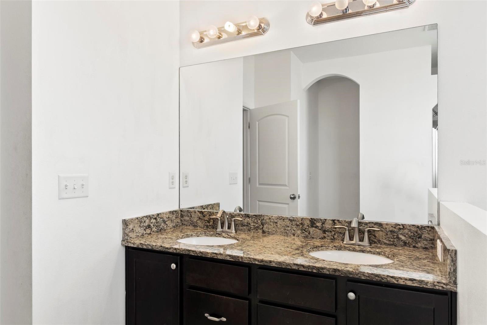 CRESTRIDGE AT ESTATES - Residential Lease