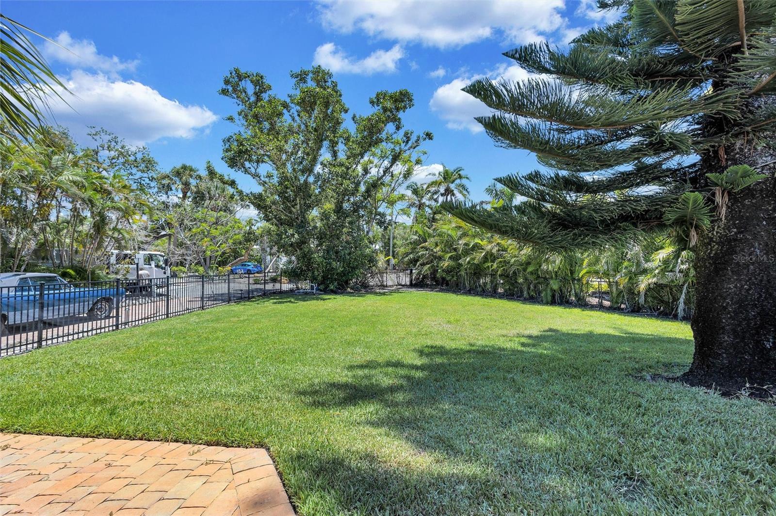 PRINCES GATE - Residential