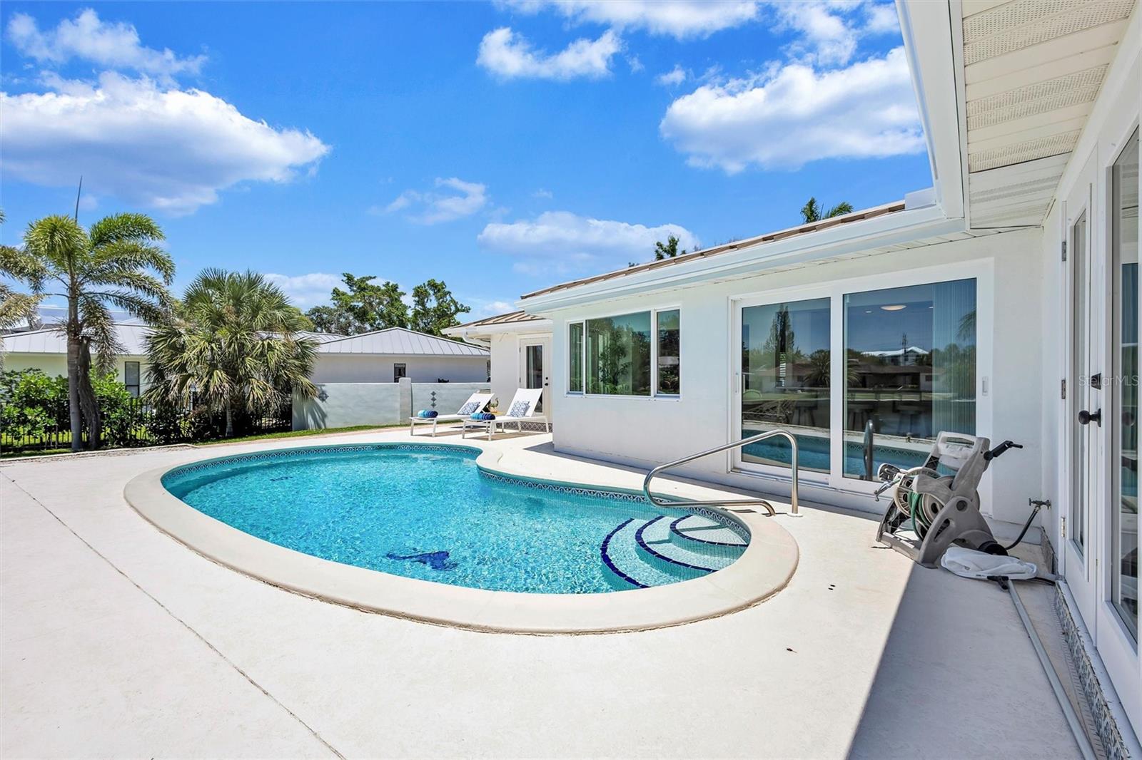 PRINCES GATE - Residential