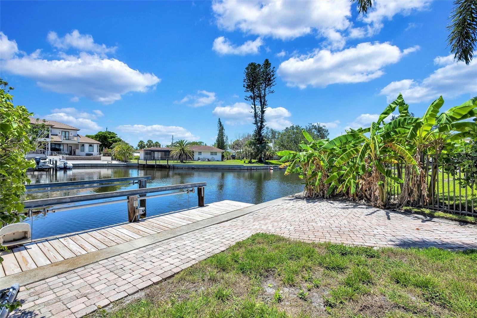 PRINCES GATE - Residential