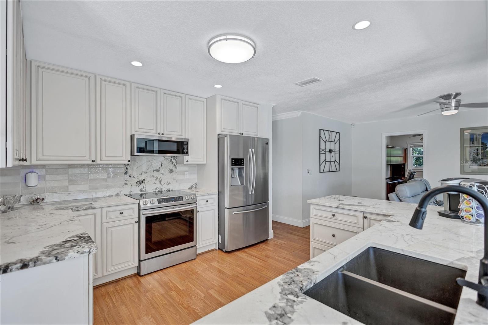 PRINCES GATE - Residential