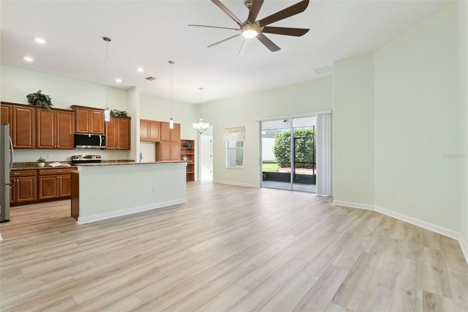 TRADITIONS PH 02 - Residential