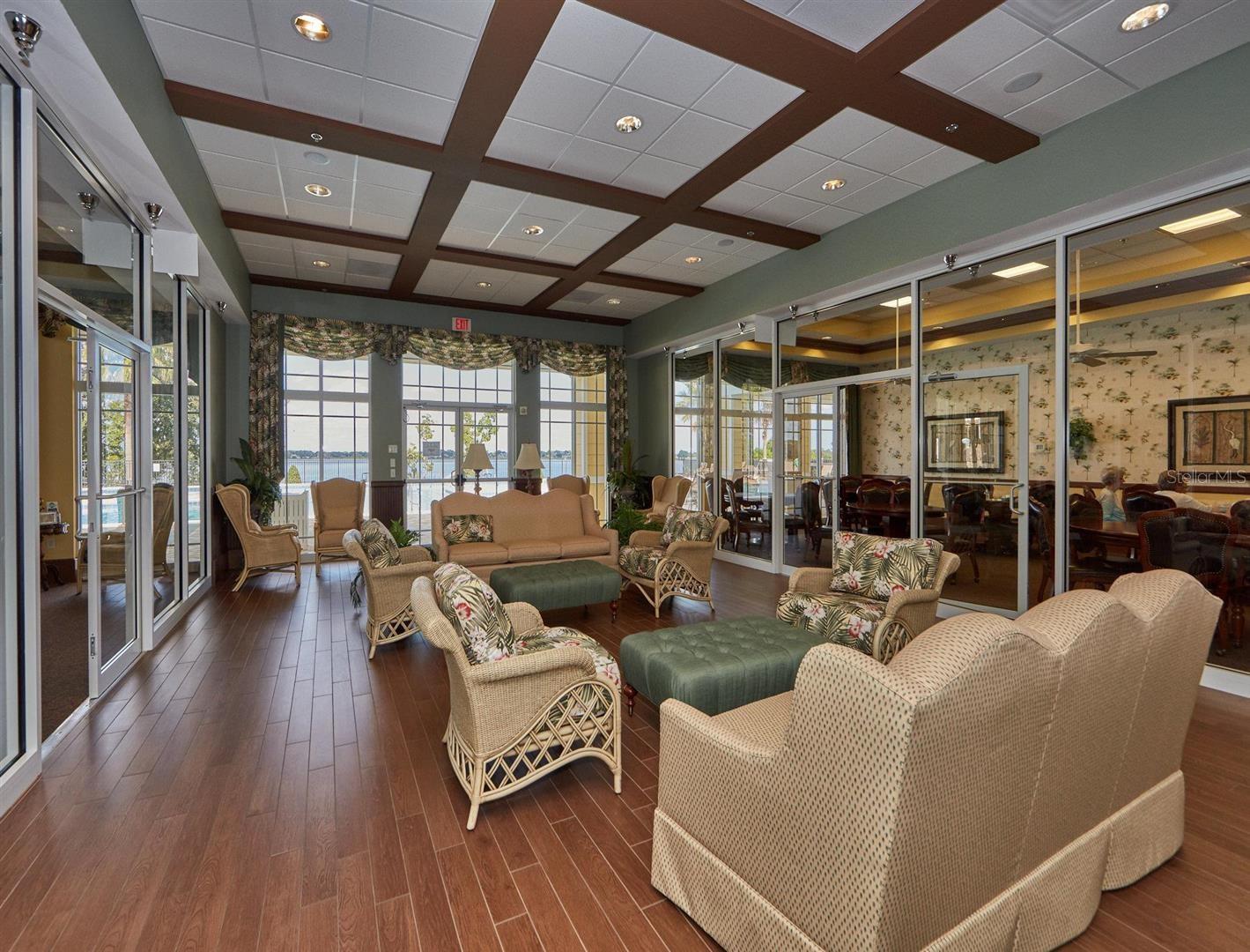 TRADITIONS PH 02 - Residential