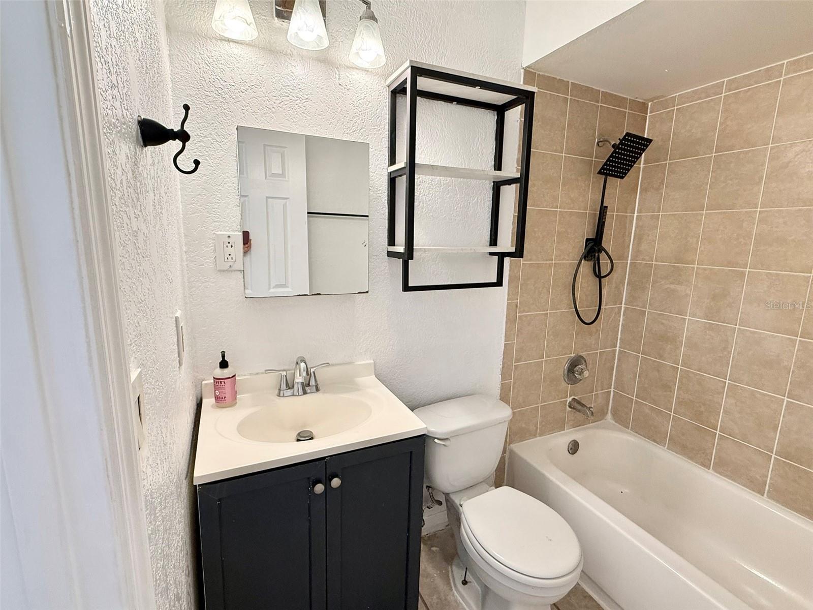 GLENDALE VILLAS A CONDO - Residential