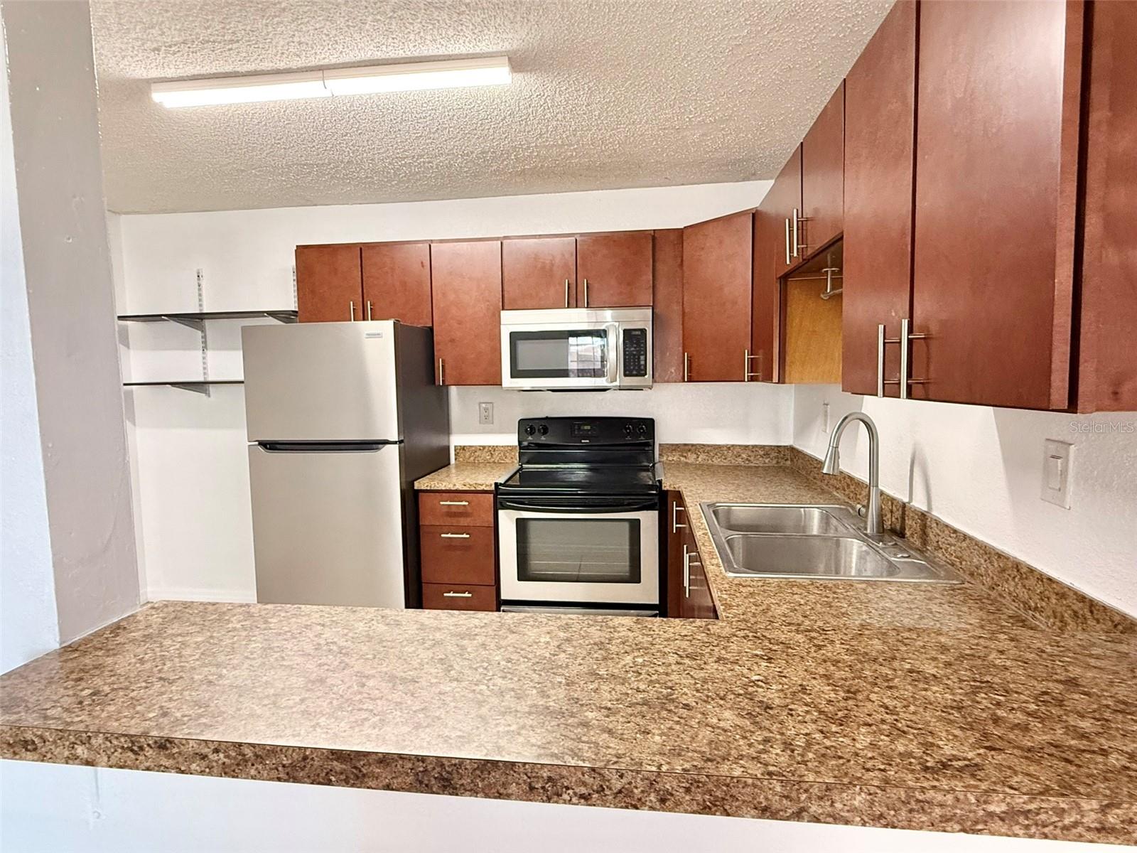 GLENDALE VILLAS A CONDO - Residential