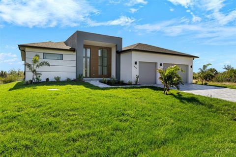 A home in PORT CHARLOTTE