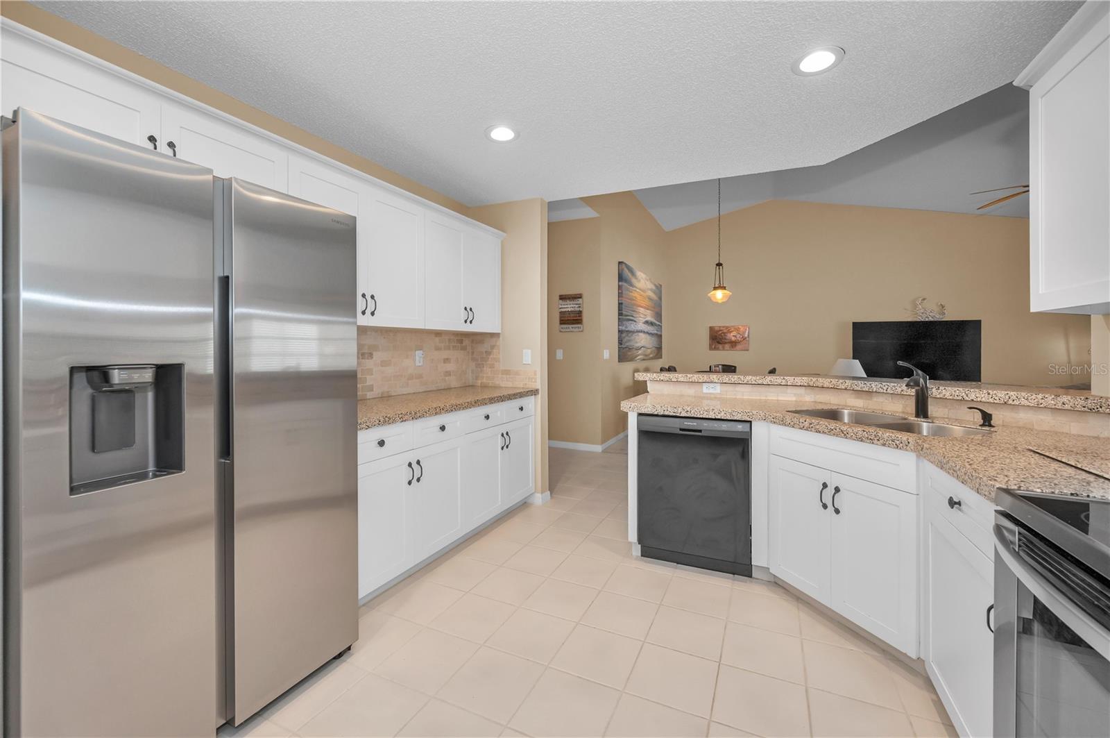 MANCHESTER IV CONDO - Residential