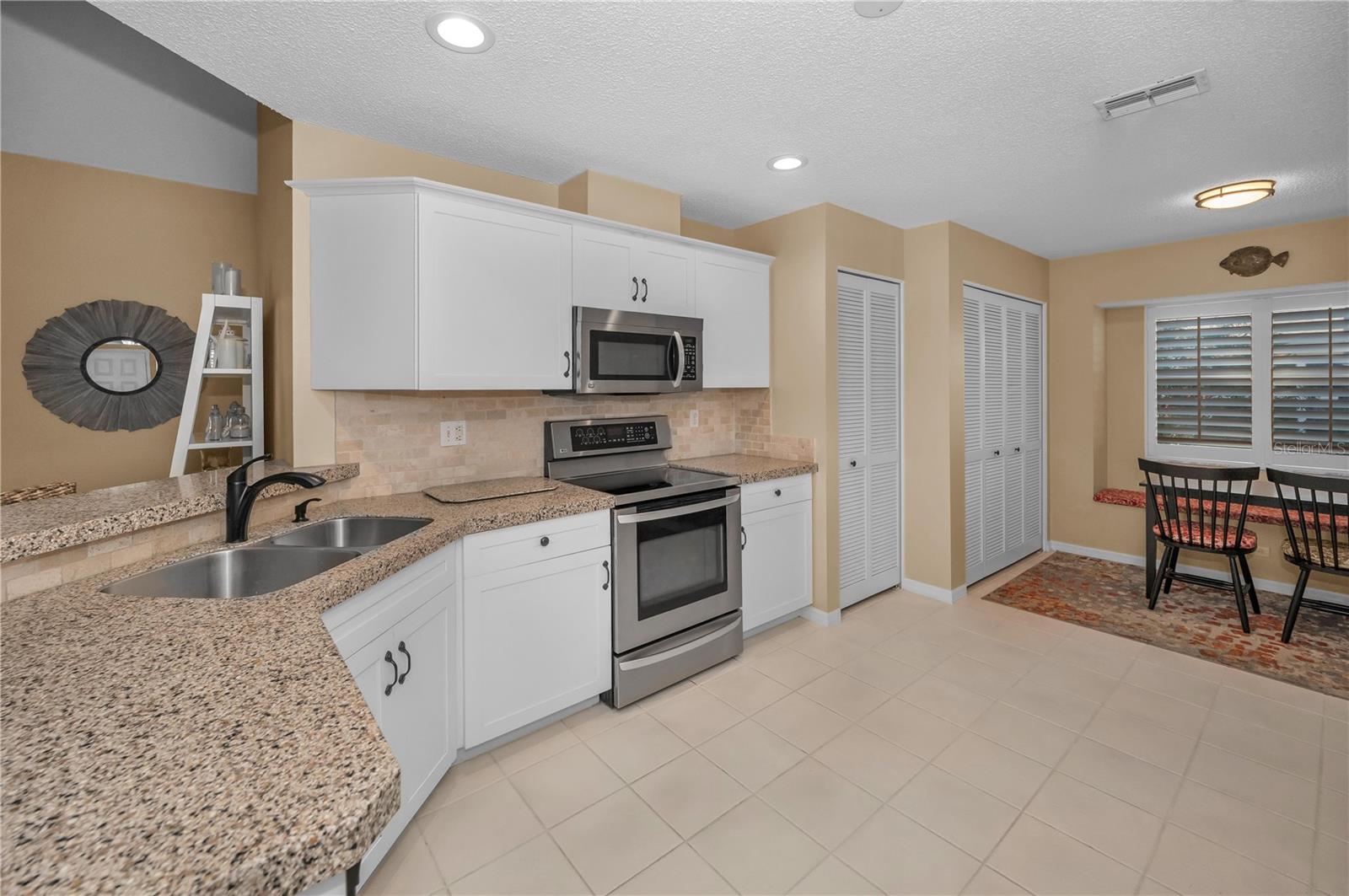 MANCHESTER IV CONDO - Residential