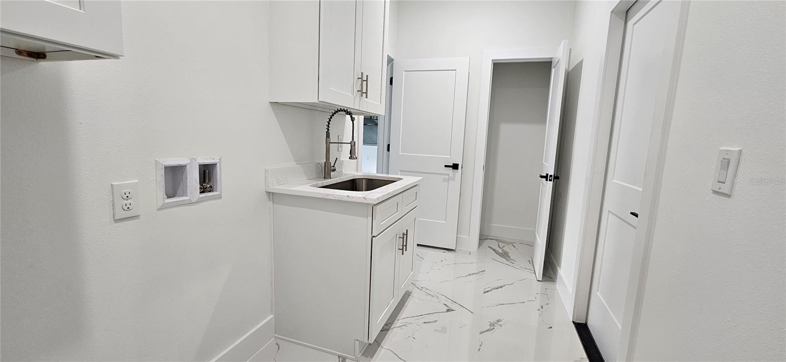 FRST LAKES & HILLS - Residential