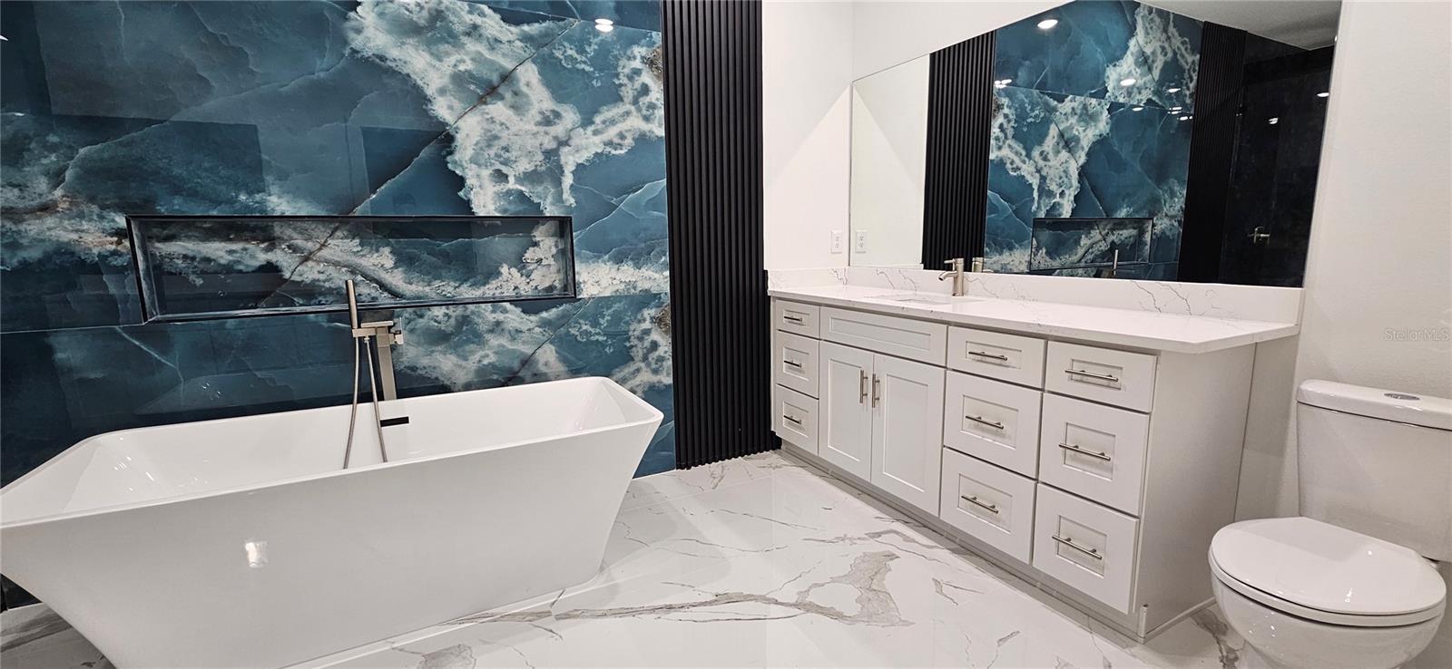 FRST LAKES & HILLS - Residential