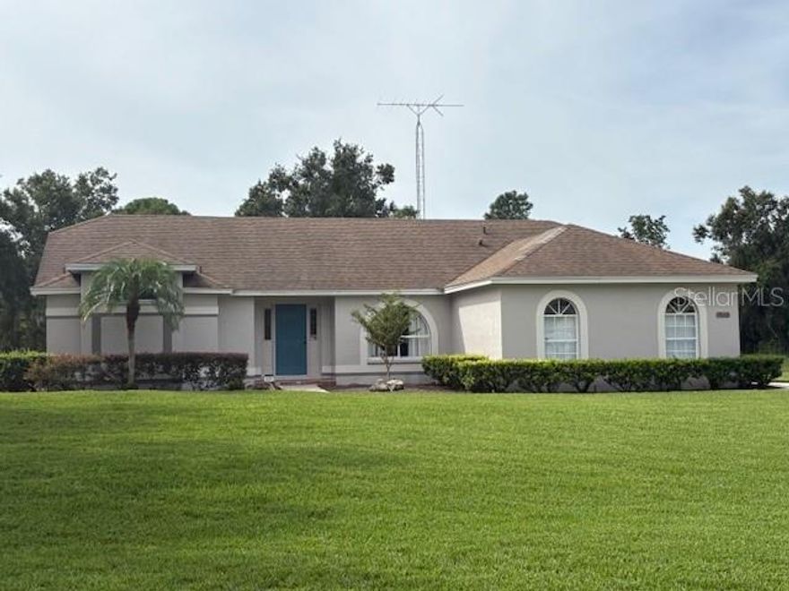 JUST LISTED.... A DEFINITE MUST-SEE HOME. THIS CUSTOM BUILT ONE OWNER HOME IS SITTING ON AN ACRE LOT IN WALK IN WATER ESTATES. IT IS A CONCRETE BLOCK HOME AND HAS 3 BEDROOMS, 2 BATHS WITH ALMOST 1800 SQ FT AND A SPLIT FLOOR PLAN. THERE IS A FORMAL LIVING ROOM AND DINING ROOM, NICE KITCHEN WITH EAT IN AREA, A FAMILY ROOM AND A SPACIOUS SCREENED PORCH, INSIDE UTILITY ROOM AND GARAGE. ALSO INCLUDED IS A DETACHED 40 X 30 WORKSHOP/GARAGE WITH POWER. DON'T DELAY MAKE YOUR APPOINTMENT TODAY