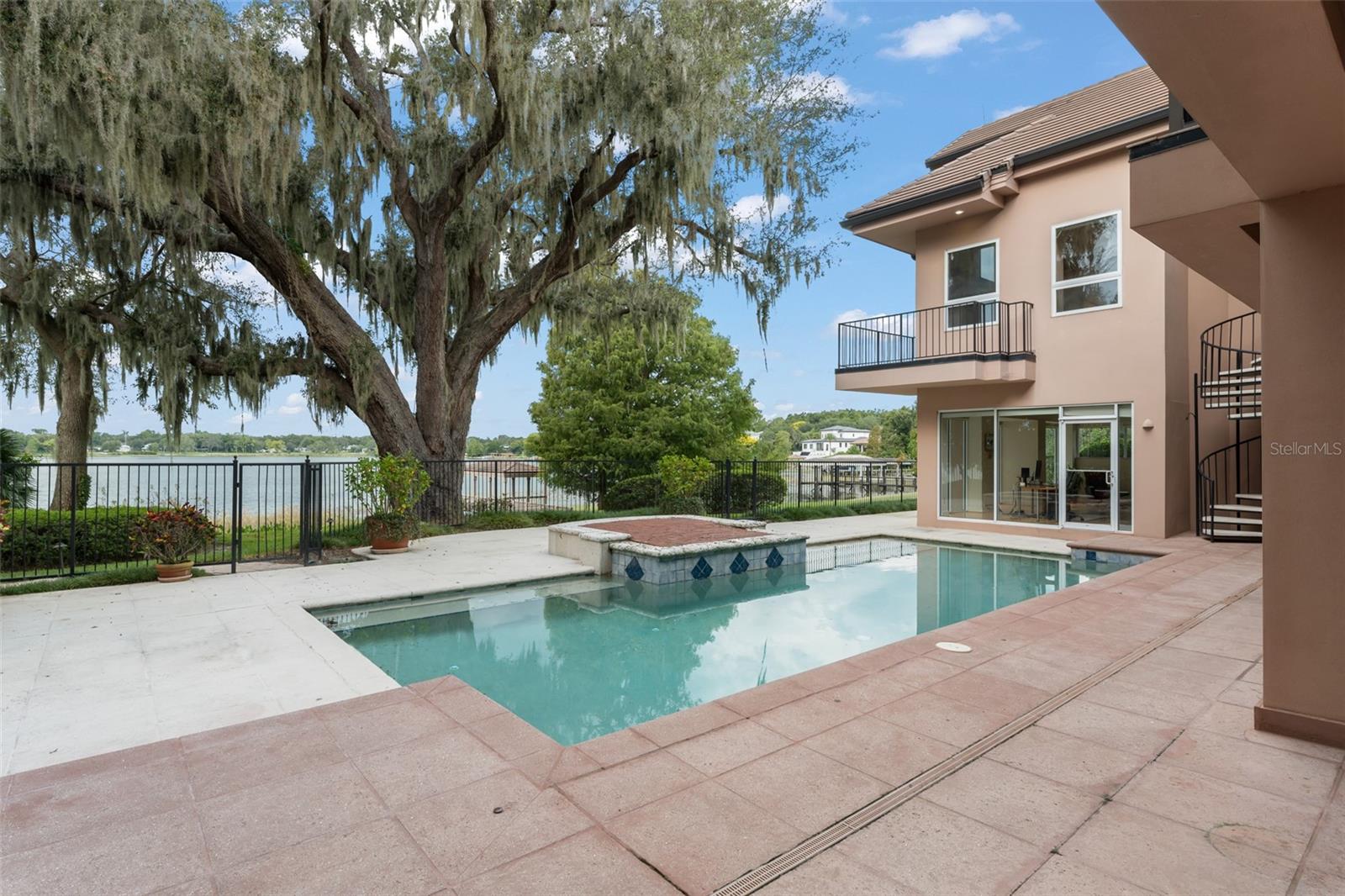 ISLEWORTH - Residential