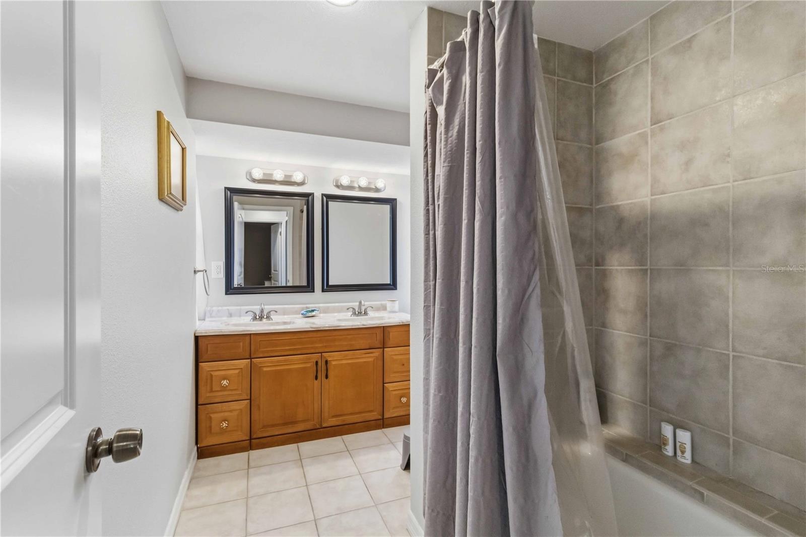 VENICE EAST 3RD ADD - Residential