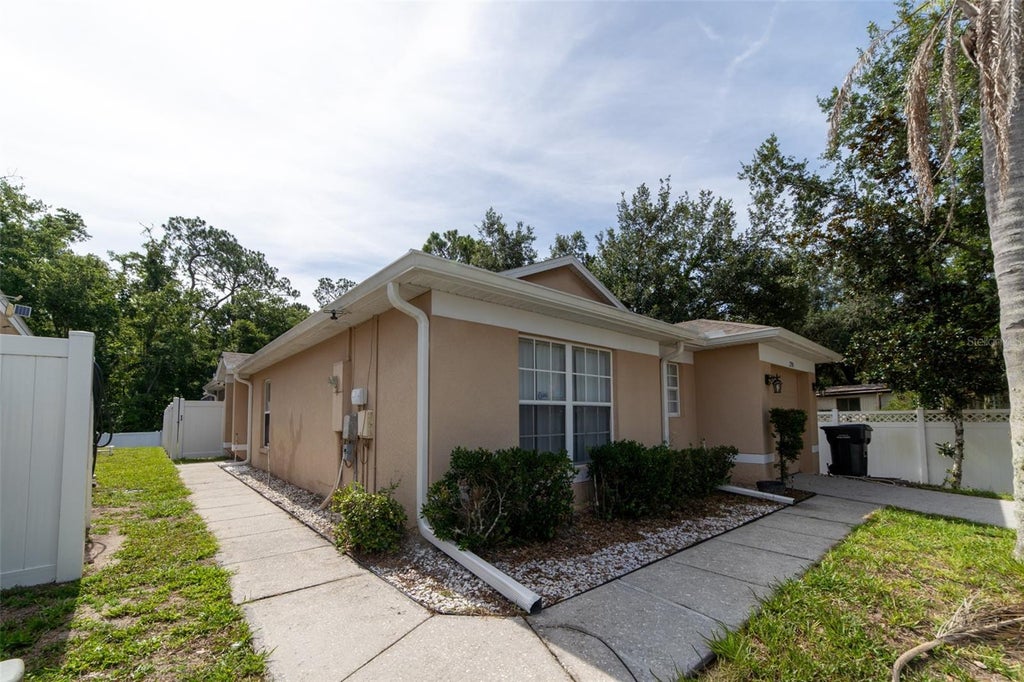 Photo of 298 Hammock Court, Davenport, FL 33896 (MLS # O6451105)