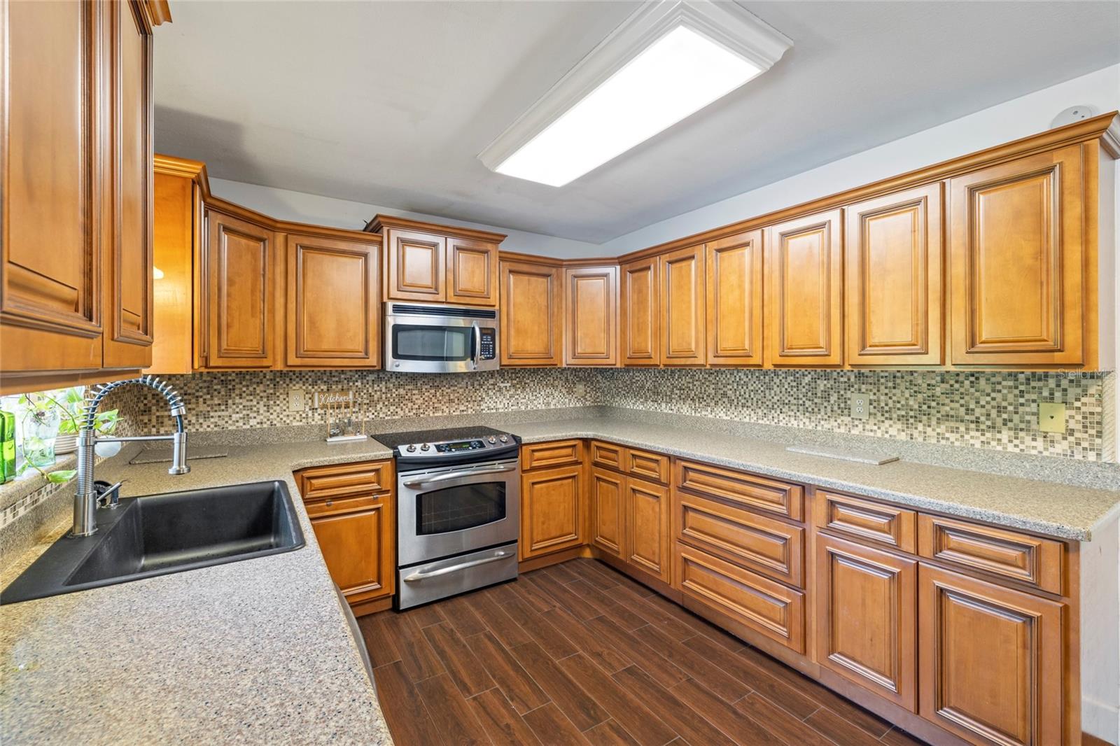 CHATEAU ESTATES - Residential