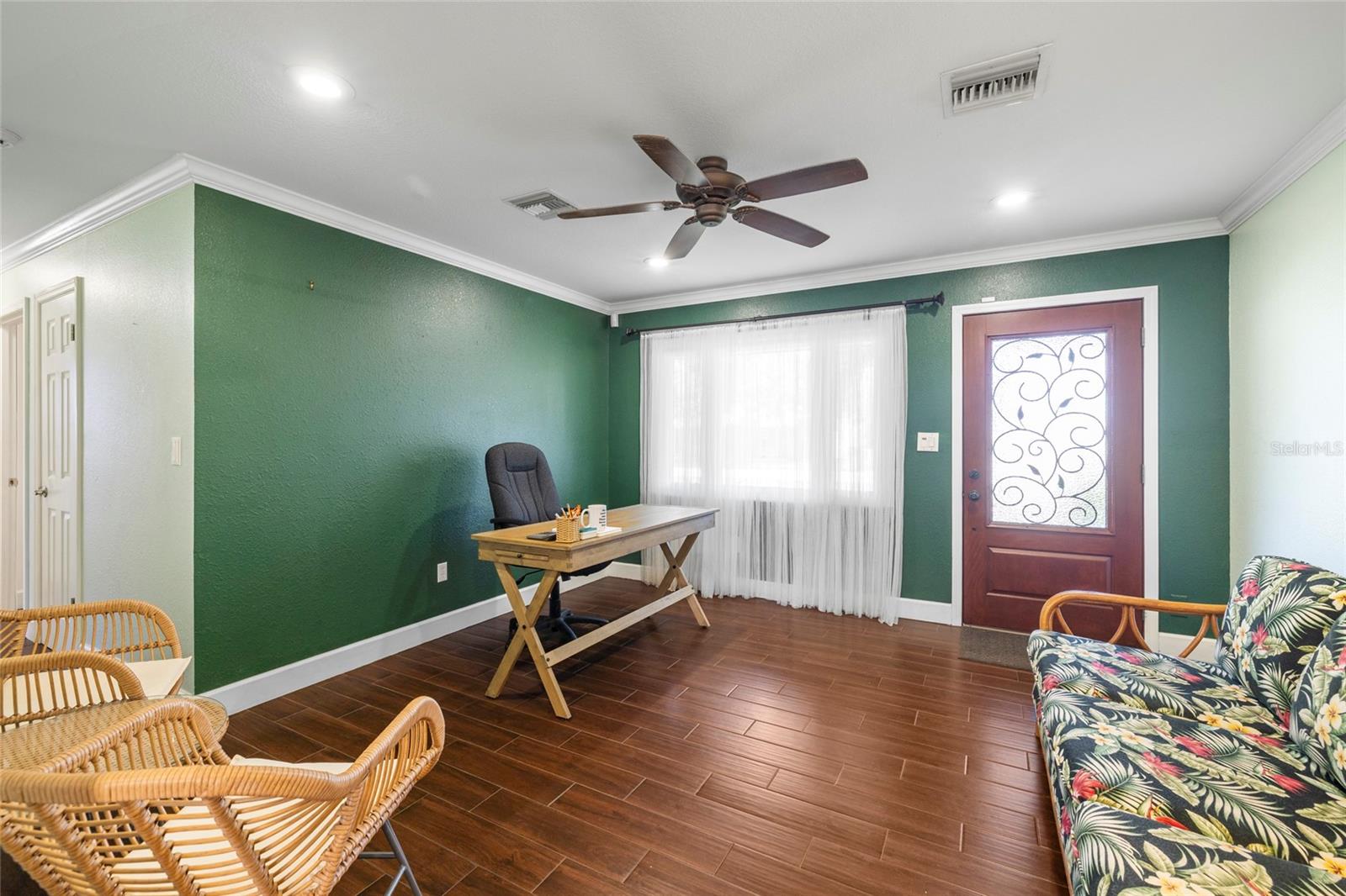 CHATEAU ESTATES - Residential