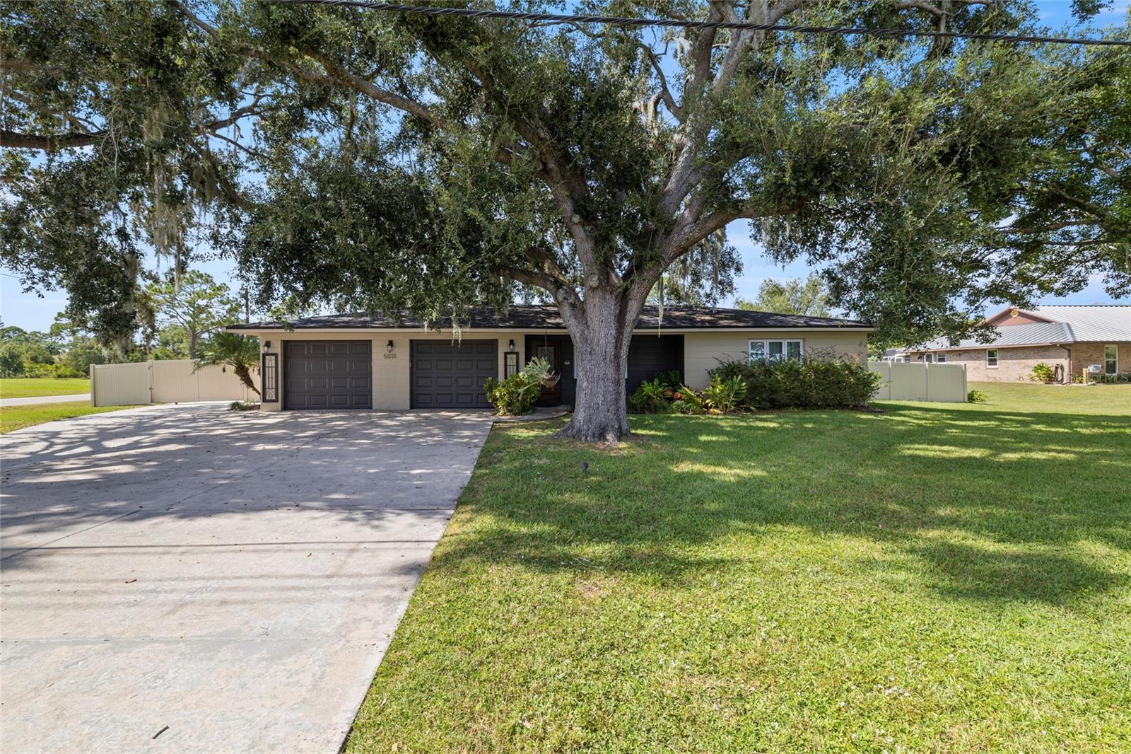 CHATEAU ESTATES - Residential