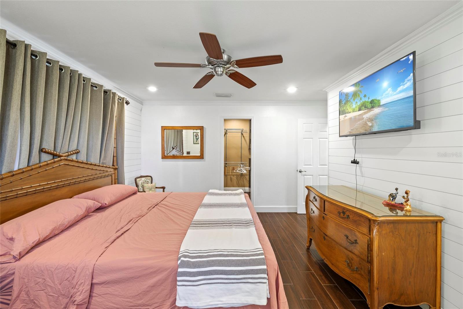 CHATEAU ESTATES - Residential