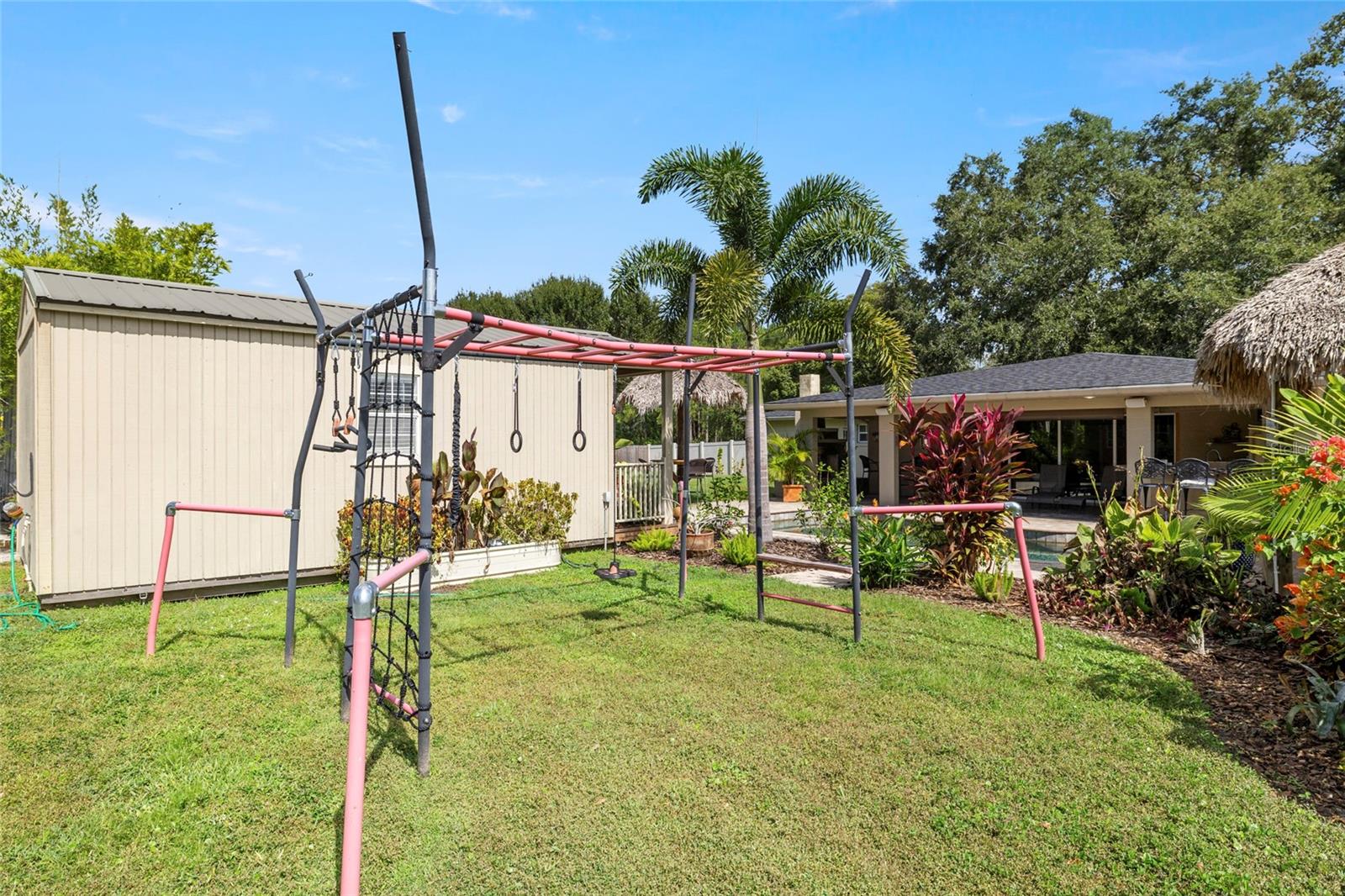 CHATEAU ESTATES - Residential