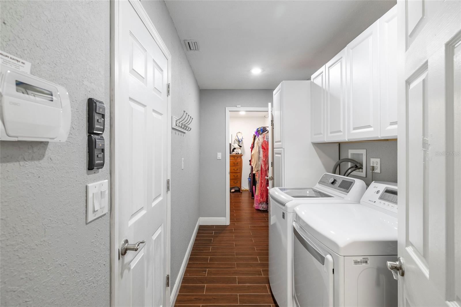 CHATEAU ESTATES - Residential