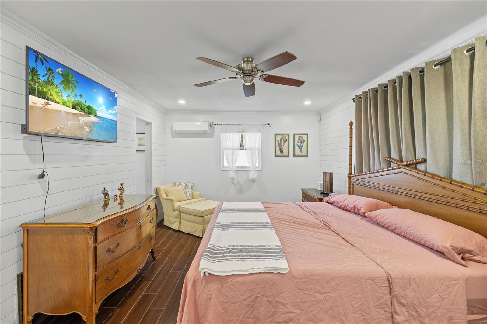 CHATEAU ESTATES - Residential