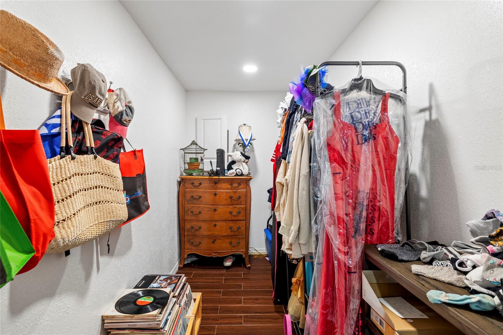 CHATEAU ESTATES - Residential