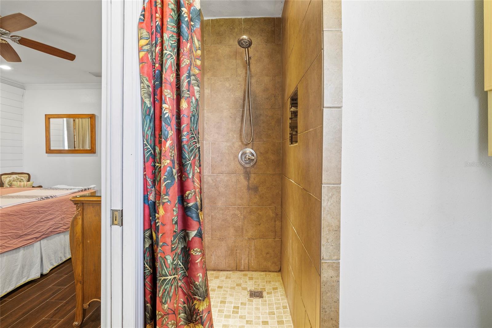 CHATEAU ESTATES - Residential