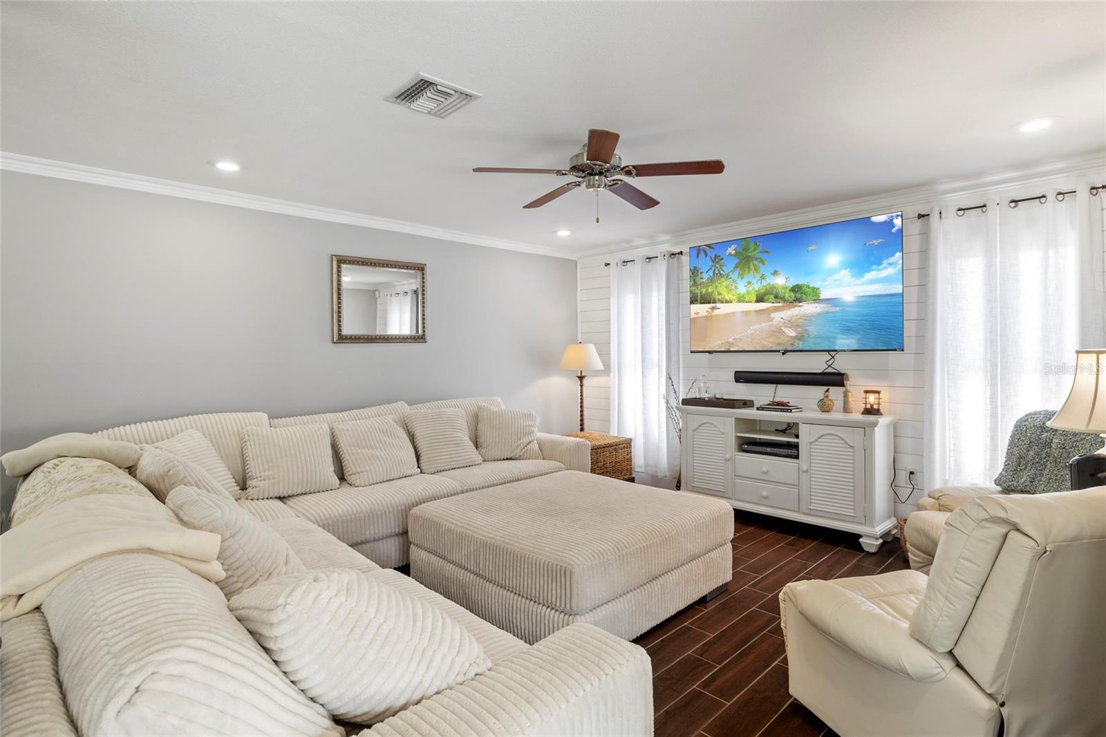 CHATEAU ESTATES - Residential