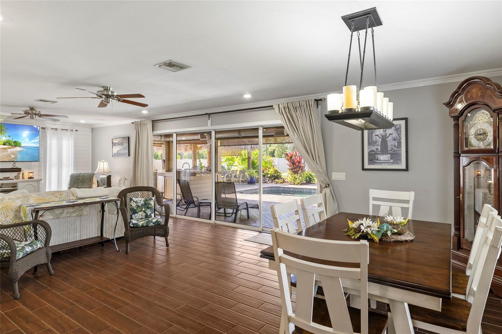 CHATEAU ESTATES - Residential